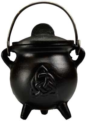 (image for) Plain cast iron cauldron w/ lid 3"