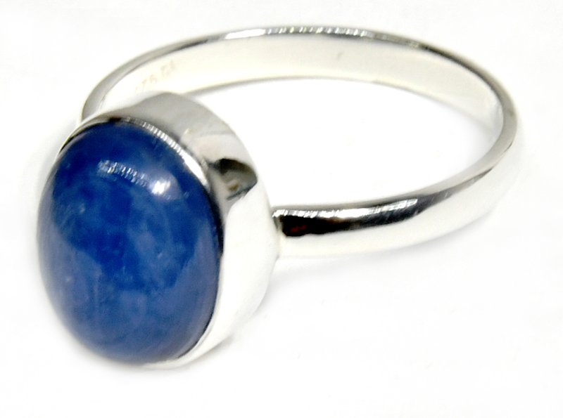 size 8 Kyanite ring (image for) size 8 Kyanite ring